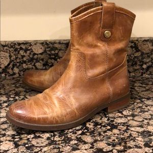 💕SOLD💕 GUC Vince Cumuto Leather Booties